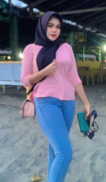 looking makes it hot_124