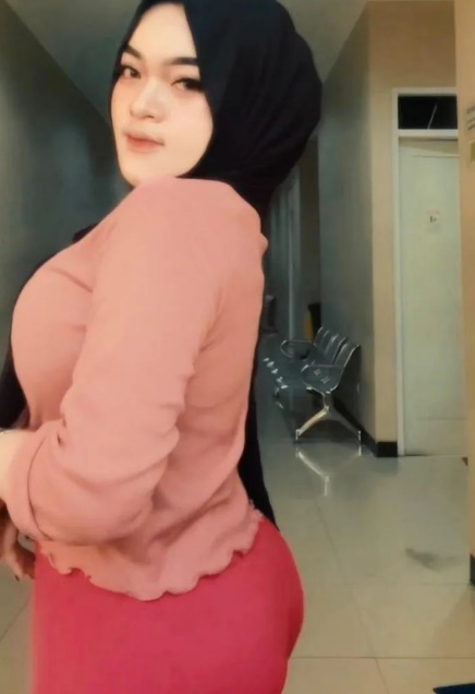 looking makes it hot_124