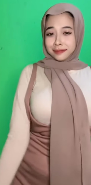 looking makes it hot_124