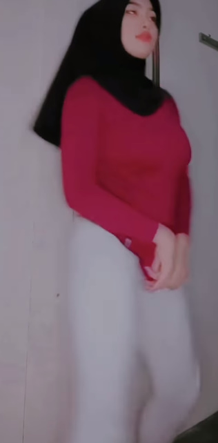 looking makes it hot_124