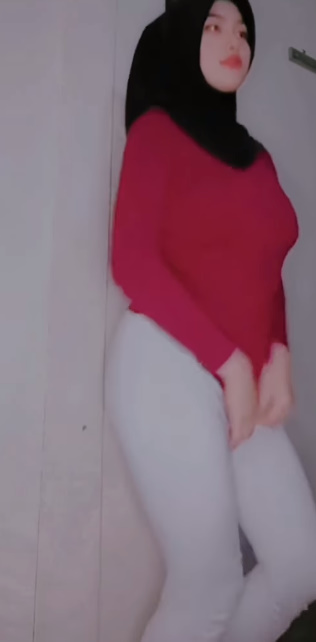 looking makes it hot_124