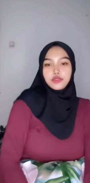 looking makes it hot_124