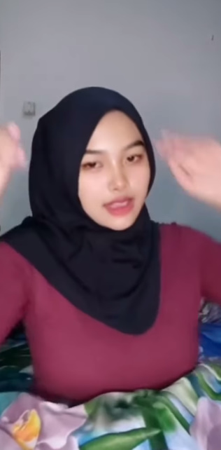 looking makes it hot_124