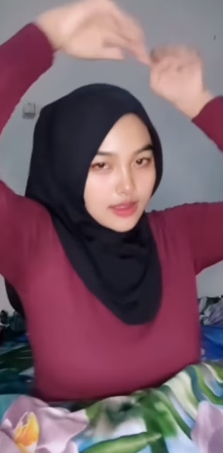 looking makes it hot_124