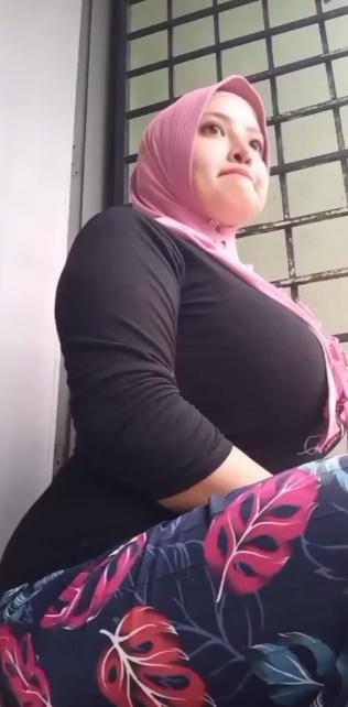 looking makes it hot_124