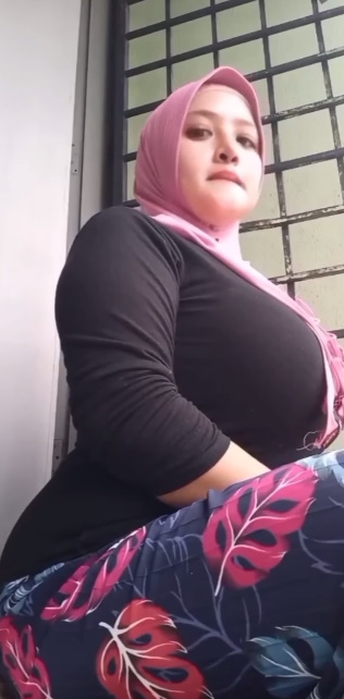 looking makes it hot_124