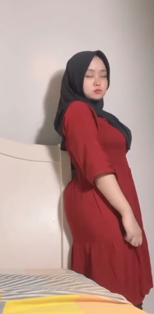 looking makes it hot_124