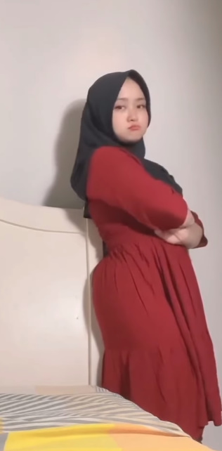 looking makes it hot_124