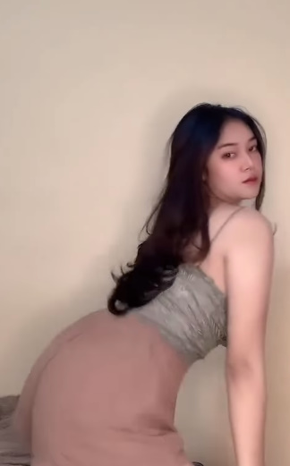 looking makes it hot_127