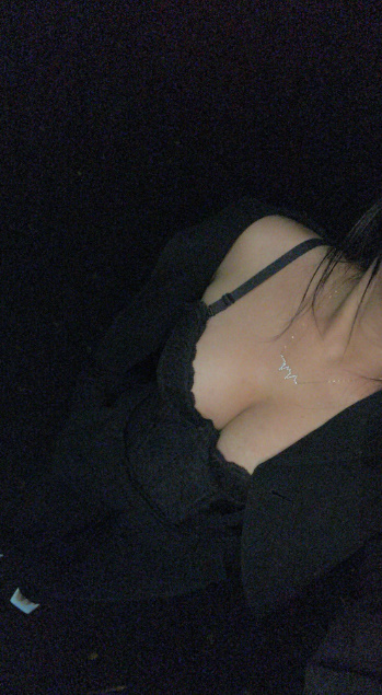 looking makes it hot_128