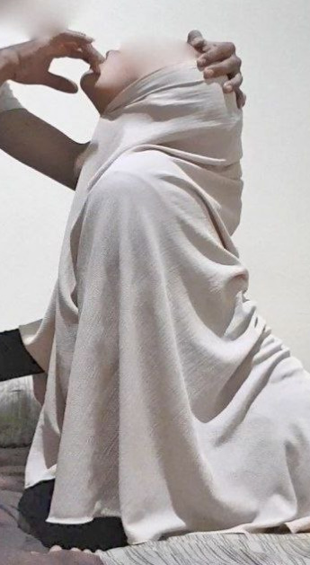 looking makes it hot_129