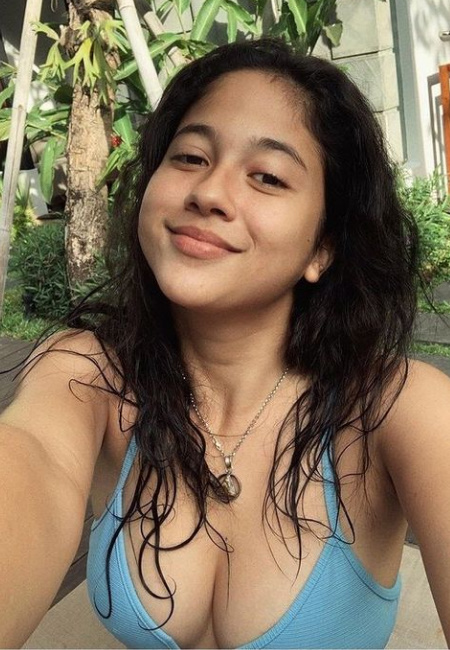 looking makes it hot_129