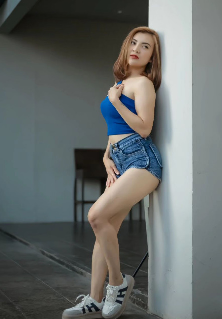 looking makes it hot_132