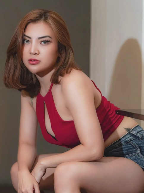 looking makes it hot_132