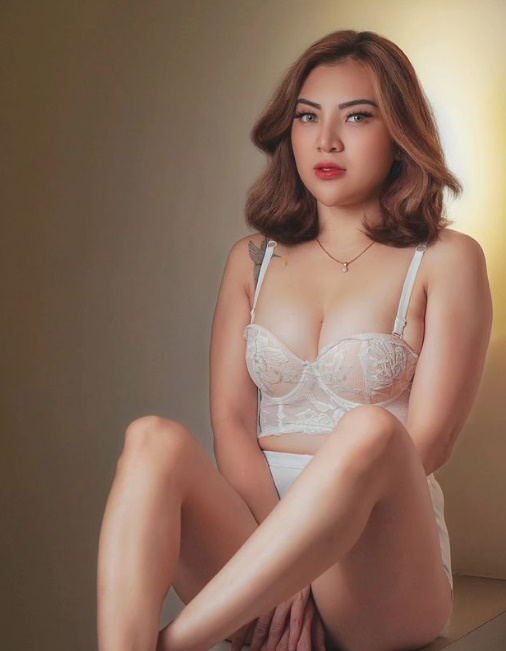 looking makes it hot_132