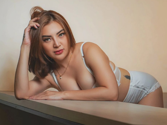 looking makes it hot_132