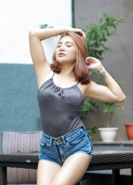 looking makes it hot_132