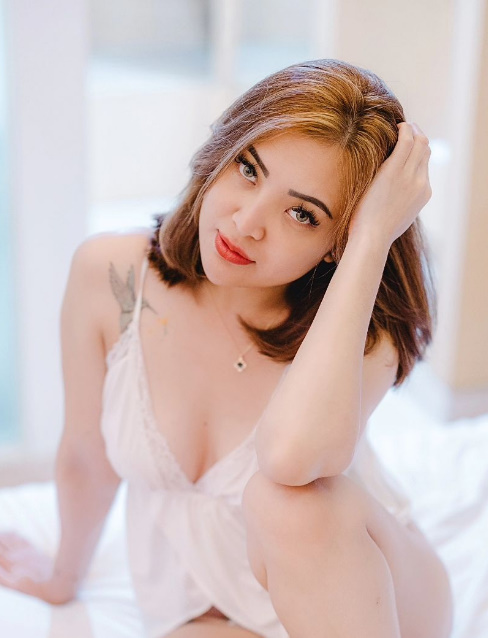 looking makes it hot_132