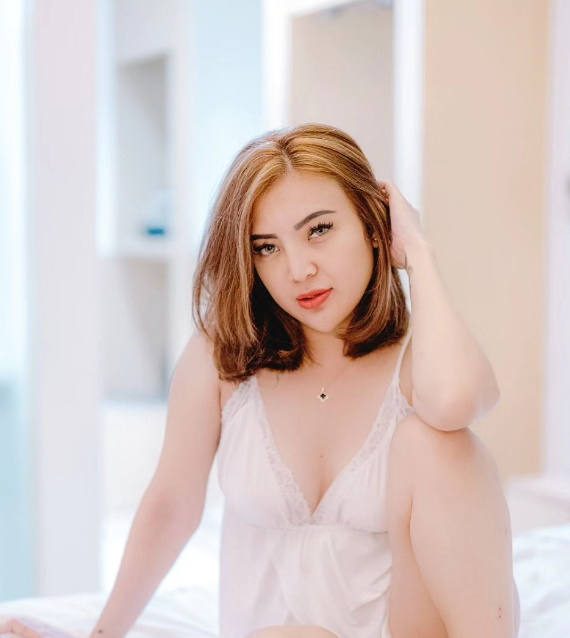 looking makes it hot_132