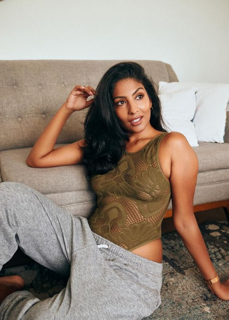 looking makes it hot_132