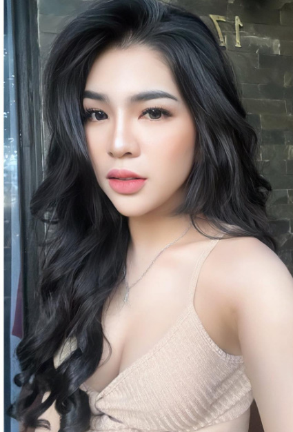 looking makes it hot_132