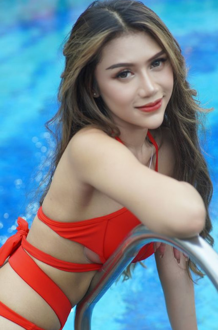 looking makes it hot_132