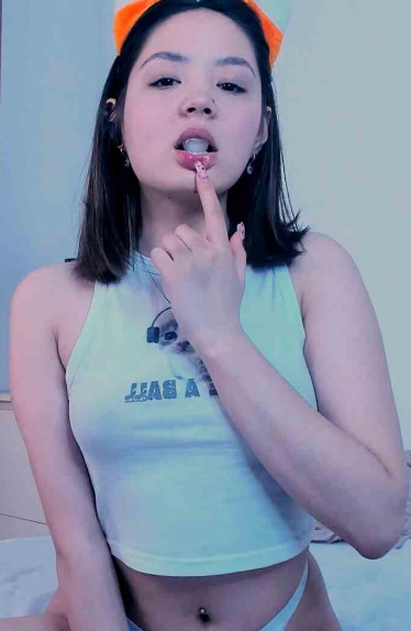 looking makes it hot_135