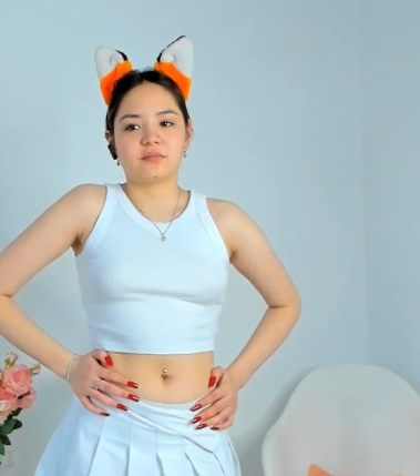 looking makes it hot_135