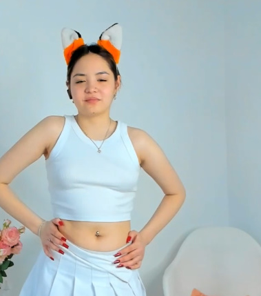 looking makes it hot_135