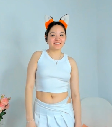 looking makes it hot_135