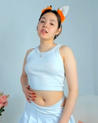 looking makes it hot_135