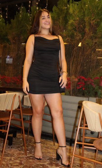 looking makes it hot_137