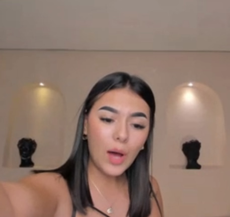 looking makes it hot_139