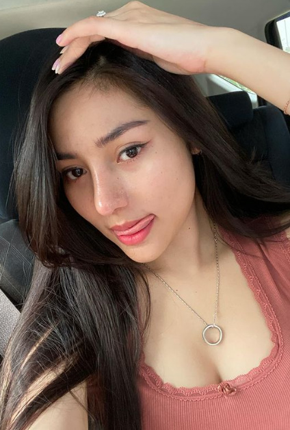 looking makes it hot_143