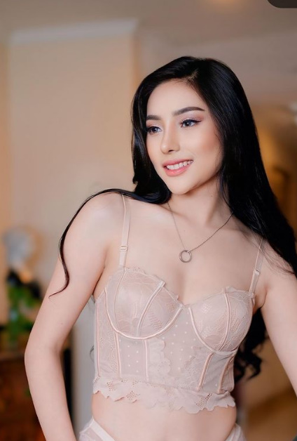 looking makes it hot_143