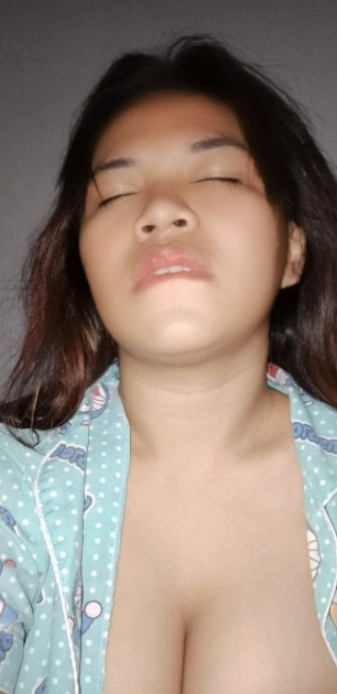 looking makes it hot_146