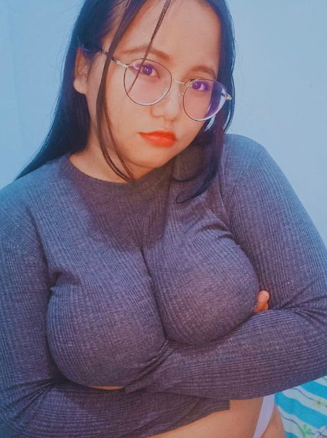 looking makes it hot_146