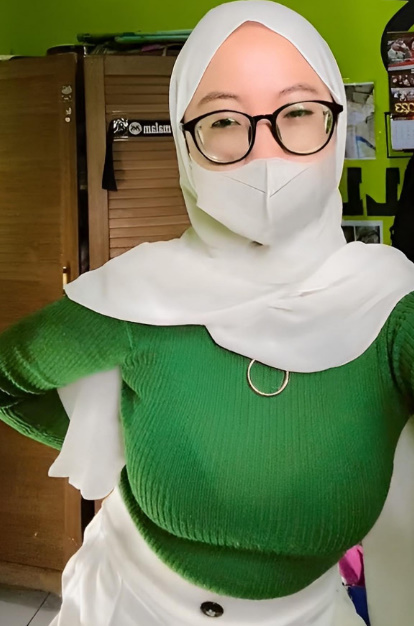 looking makes it hot_146