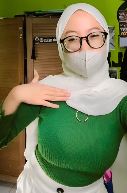 looking makes it hot_146