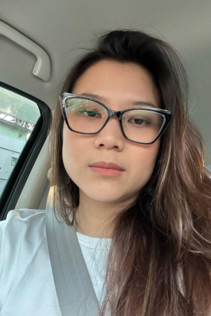 looking makes it hot_146