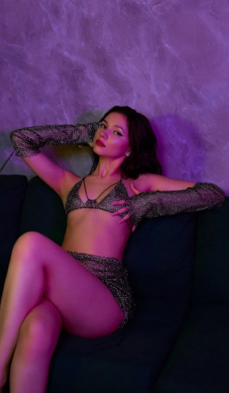 looking makes it hot_148