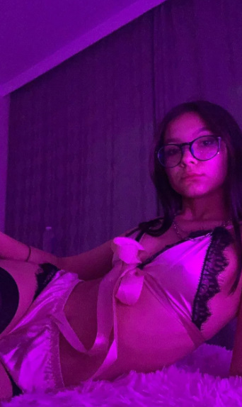 looking makes it hot_148