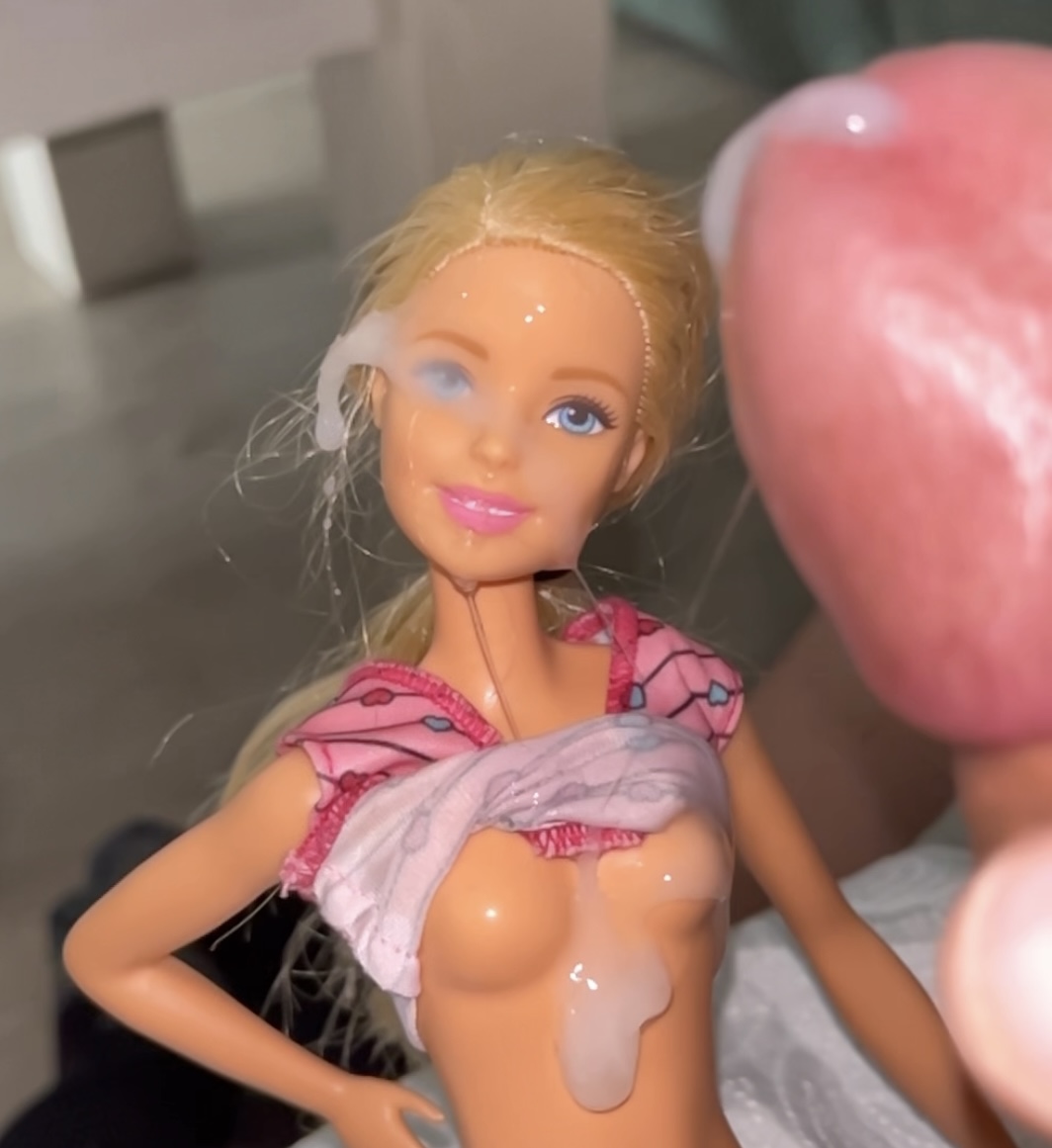 Secondhand store Barbie 3