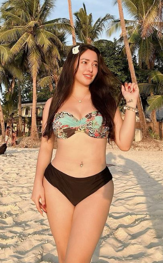 looking makes it hot_151