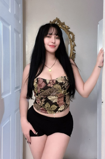 looking makes it hot_151