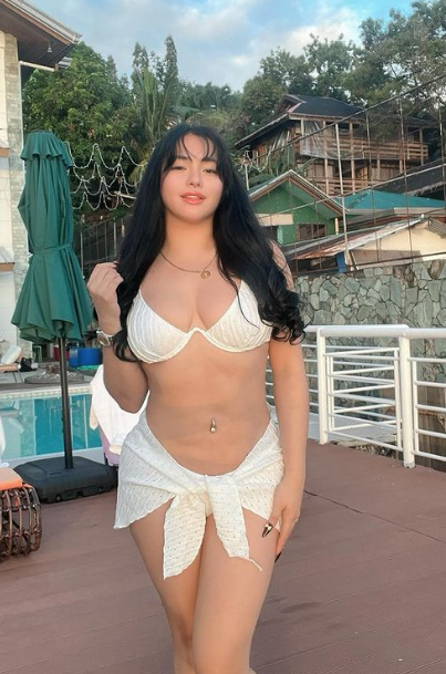 looking makes it hot_151