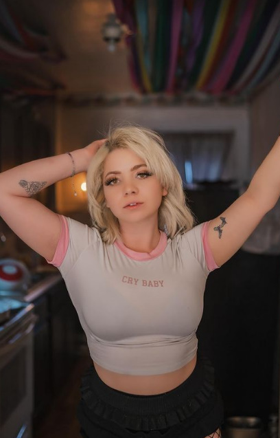 looking makes it hot_152