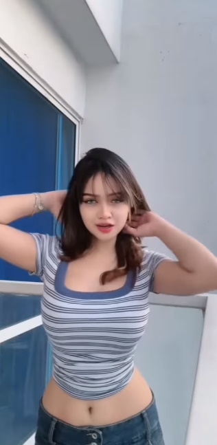 looking makes it hot_153