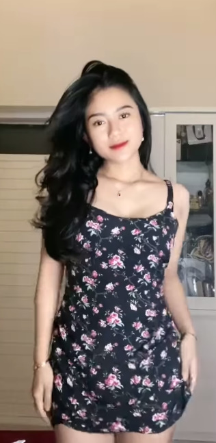 looking makes it hot_153