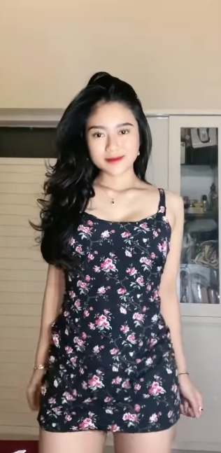 looking makes it hot_153